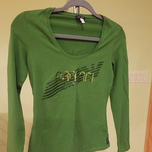 CLOTHING - Picture 4 of 5